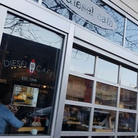 Foto scattata a Diesel Café da Nati O. il 2/24/2020