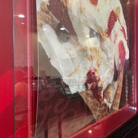 Photo taken at Cold Stone Creamery by George R. on 7/26/2021