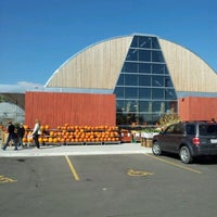 Photo taken at Fred&amp;#39;s Farm Fresh International Market by Judy L. on 10/8/2012