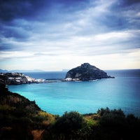 2/26/2015 tarihinde Wanda S.ziyaretçi tarafından Ischia Hotel Torre Sant&amp;#39; Angelo'de çekilen fotoğraf