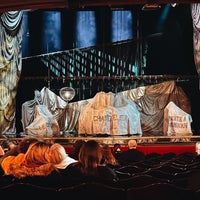 Foto diambil di His Majesty&amp;#39;s Theatre oleh Asya pada 11/17/2023