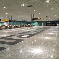 Photo taken at Aeroporto Internacional de Manaus / Eduardo Gomes (MAO) by Thiago O. on 11/22/2015