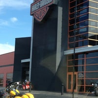 Foto scattata a Speedway Harley-Davidson da Lori Anne t. il 11/23/2012