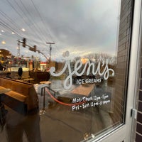 Photo taken at Jeni&amp;#39;s Splendid Ice Creams by Joe M. on 3/11/2023