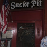 Снимок сделан в Snake Pit Alehouse Whiskey Bar &amp;amp; Kitchen пользователем Jose 1/15/2018