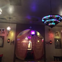 8/23/2016 tarihinde Kas L.ziyaretçi tarafından Sultana Cafe &amp;amp; Hookah Bar'de çekilen fotoğraf