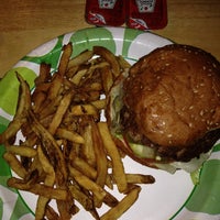 Photo taken at MOOYAH Burgers, Fries &amp;amp; Shakes by Kyra on 6/1/2014