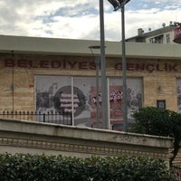 Photo taken at Beyoğlu Belediyesi Gençlik Merkezi by Hüseyin Ö. on 2/11/2018