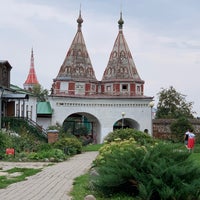 Photo taken at Ризоположенский женский монастырь by Sergey R. on 8/21/2021