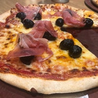 Foto diambil di Pizza Hut oleh Mihhail S. pada 7/25/2019