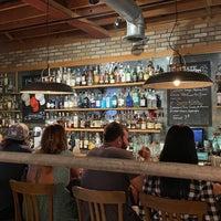 Photo prise au State Street Eating House + Cocktails par Tom 😎 C. le4/17/2021