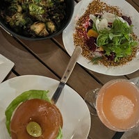 1/5/2022にTom 😎 C.がState Street Eating House + Cocktailsで撮った写真