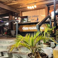 Foto diambil di Cafe Gabbiano oleh Tom 😎 C. pada 1/7/2022