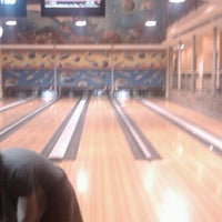 Photo taken at Bowling Manta by Timofey M. on 3/25/2011