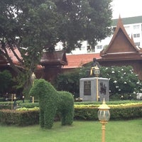 Foto diambil di Bodindecha (Sing Singhaseni) School oleh WarnHub M. pada 6/1/2012