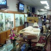 Photo taken at Phoebus Auction Gallery by Bill W. on 8/10/2012