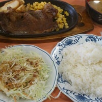 Photo taken at 法政大学 スエヒロ食堂 by kakuit on 9/4/2012