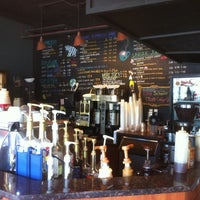 Foto tomada en Mo&amp;#39;Joe Coffee House  por Terry S. el 8/9/2012