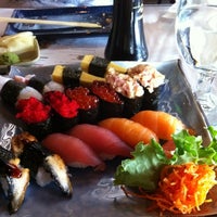 Das Foto wurde bei Sushi Palace von Geneviève B. am 7/14/2011 aufgenommen