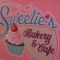 Снимок сделан в Sweetie&amp;#39;s Bakery &amp;amp; Cafe пользователем Jackie R. 3/3/2012
