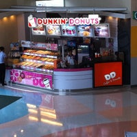 Photo taken at Dunkin&#39; Donuts by The Nutto on 7/11/2011