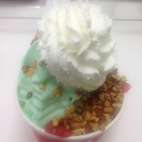 Photo taken at Carvel Ice Cream by Bradley J. on 5/9/2012