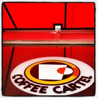 Foto tirada no(a) Coffee Cartel por Kevin D. em 10/17/2011