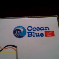 Foto tirada no(a) Ocean Blue Sushi Club por Tony N. em 12/27/2011