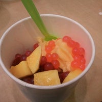 Photo taken at Janyo Frozen Yogurt by Dennis P. on 9/2/2012