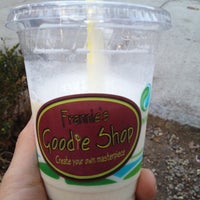 Foto tomada en Frannie&amp;#39;s Goodie Shop  por Gene D. el 3/28/2012