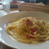 Photo taken at Pizzeria da Giovanni by Hayakawa M. on 4/4/2012