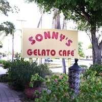 Снимок сделан в Sonny&amp;#39;s Gelato Cafe пользователем Alex G. 5/27/2011