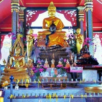 Photo taken at Dokmai Temple by สายเลือด ร. on 6/9/2012