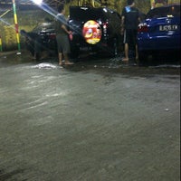 Photo taken at Cucian  Mobil 24 Jam AMIN by Ridho Handiko L. on 10/8/2011