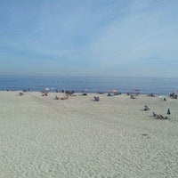 Снимок сделан в Promenade Beach Club пользователем Dan R. 10/10/2011