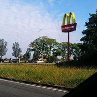 Foto tirada no(a) McDonald&amp;#39;s por Emiel H. em 6/7/2011