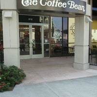 Photo taken at The Coffee Bean &amp;amp; Tea Leaf by Matthew C. on 10/19/2011