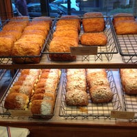 รูปภาพถ่ายที่ Vie de France Bakery Cafe- Rockville, MD โดย Belinda J. เมื่อ 8/23/2012