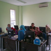 Photo taken at Indonesia Montessori - Achiever by franz r. on 7/9/2012