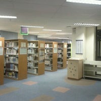 Photo taken at Lien Ying Chow Library 连瀛洲图书馆 by Cuthbert C. on 12/21/2011