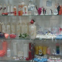 รูปภาพถ่ายที่ Магазинчик свадебных мелочей «Мендельсон и Сыновья» โดย Masha R. เมื่อ 12/21/2011