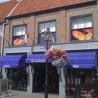 Das Foto wurde bei Slijterij-Wijnhandel de Vuurtoren Sluis von Frank am 8/20/2012 aufgenommen