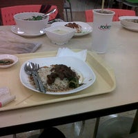 Photo taken at Food Court by Natnapat S. on 1/8/2012