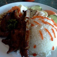 Photo taken at Hai Duong Asian Cuisine by Daniel M. on 5/12/2012