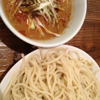Photo taken at 博多つけ麺 秀 by Yoshihiro M. on 7/27/2012