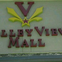 รูปภาพถ่ายที่ Valley View Mall โดย the Batman เมื่อ 11/22/2011