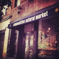 8/6/2012にKenneth S.がCommodities Natural Marketで撮った写真