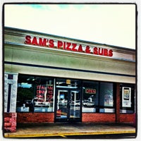 รูปภาพถ่ายที่ Sam&amp;#39;s Pizza &amp;amp; Subs โดย Maria C. เมื่อ 5/18/2012