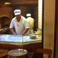 Photo taken at Pizzaria Fioresi by Meire C. on 3/25/2012