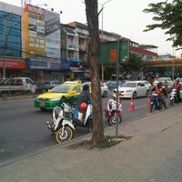 Photo taken at สรงประภา ดอนเมือง by thummanoon k. on 5/1/2012